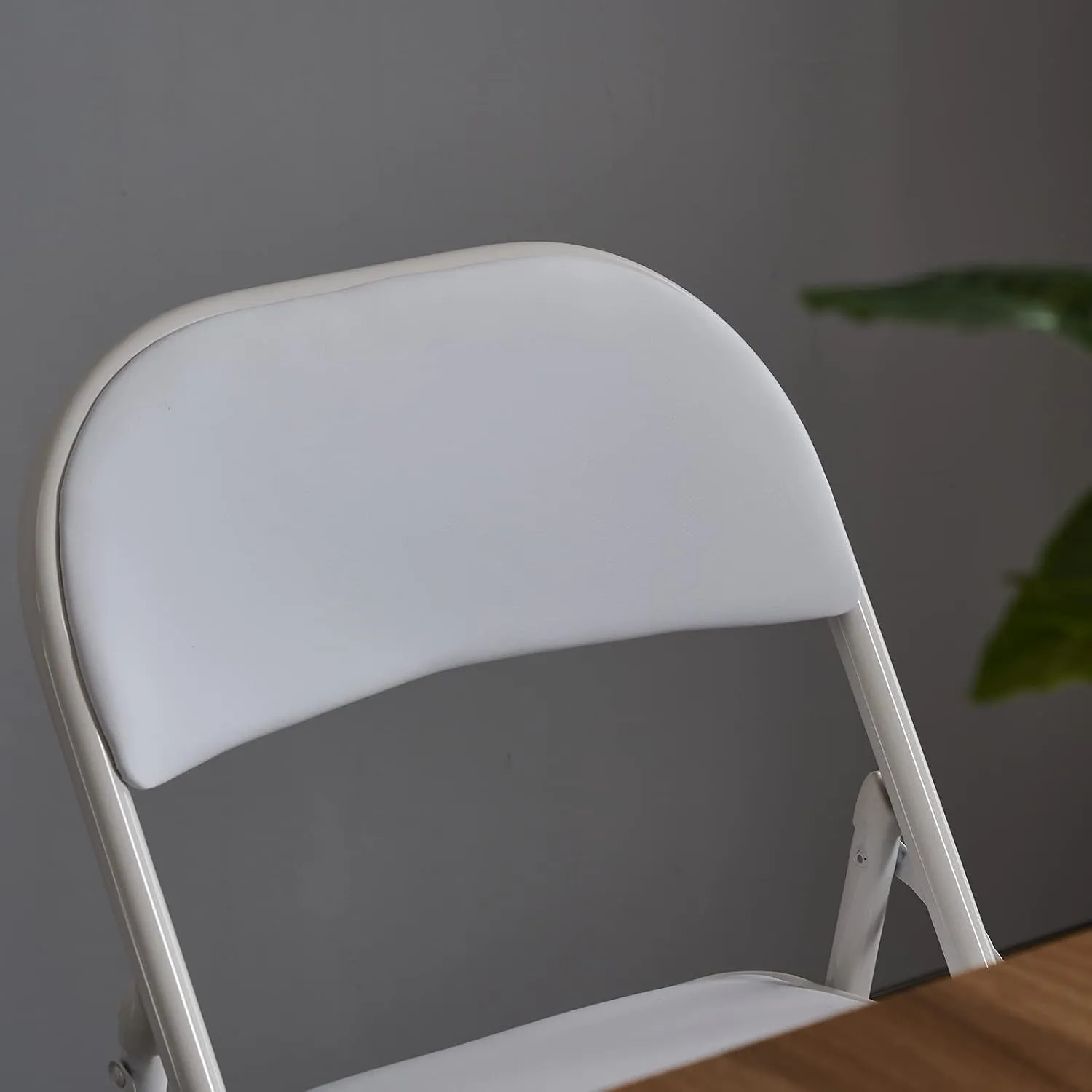 4 Pack Folding Chairs with Padded Seats and Back, Plastic Foldable Chairs with Steel Frame and Cushion, Padded Folding Chairs Set of 4 for Indoor, Outdoor, Event, Party, Office (White)