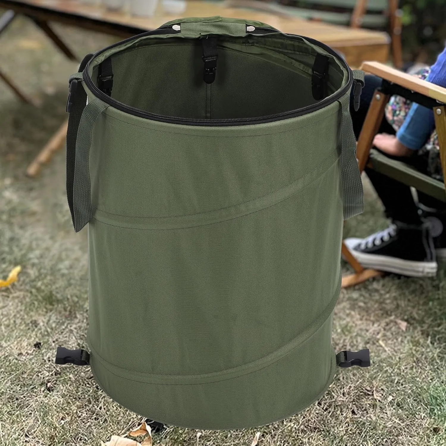 Collapsible Camping Trash Can, 91L Outdoor Garbage Can with Zippered Lid, Leaf Reusable, Portable Garden Garbage Container for Patio, Leaf, Lawn, Camp (OD Green)