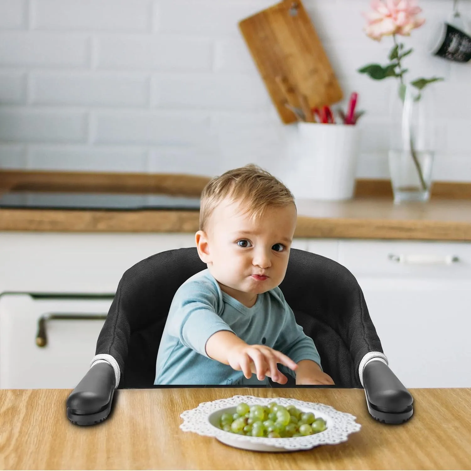 Hook on Chair, Portable Clip on High Chair Use at Most Tables, Table Attached high Chair with Carry Bag, Fast Table Chair Travel Feeding Seat for Baby & Toddlers (Black)