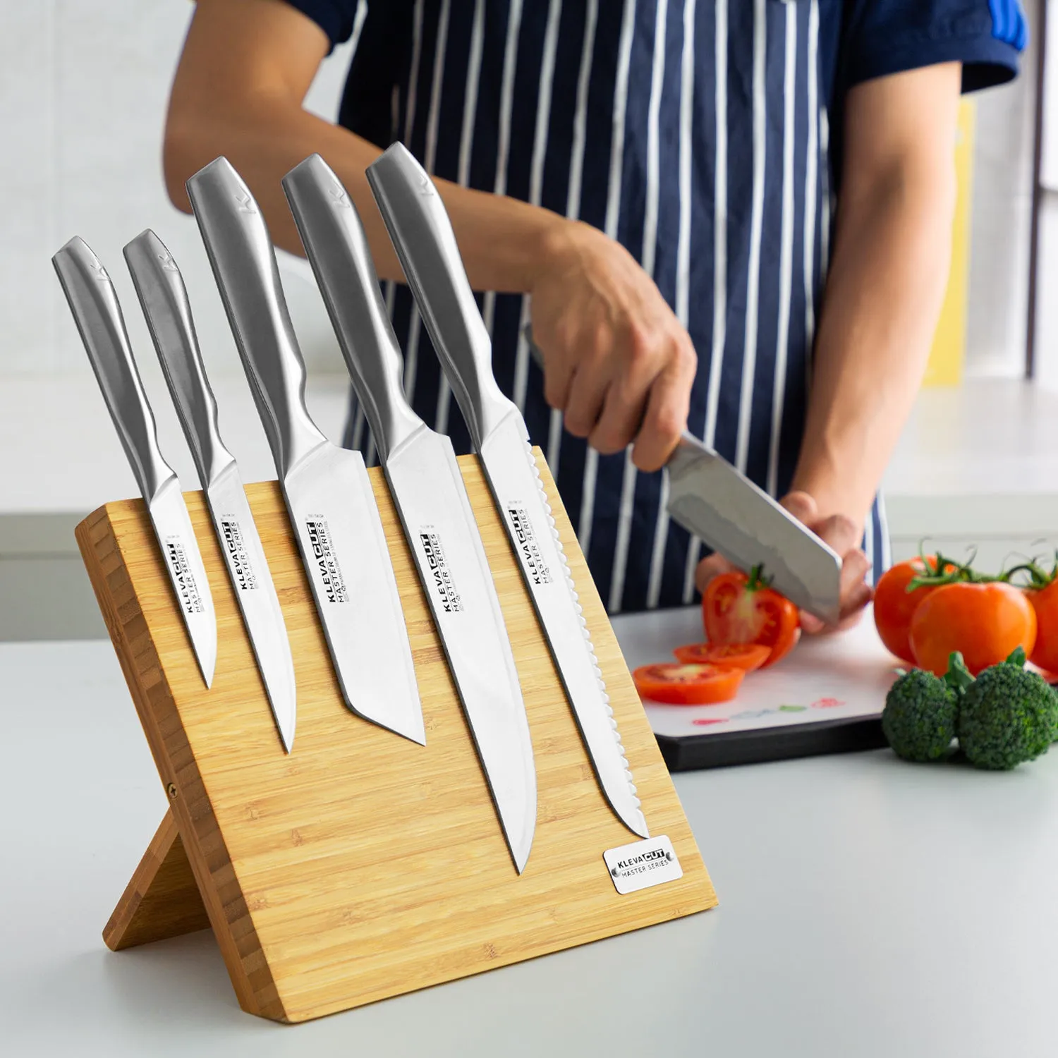 Kleva® Bamboo Magnetic Knife Block! Store Your Knifes Safely And Securely!