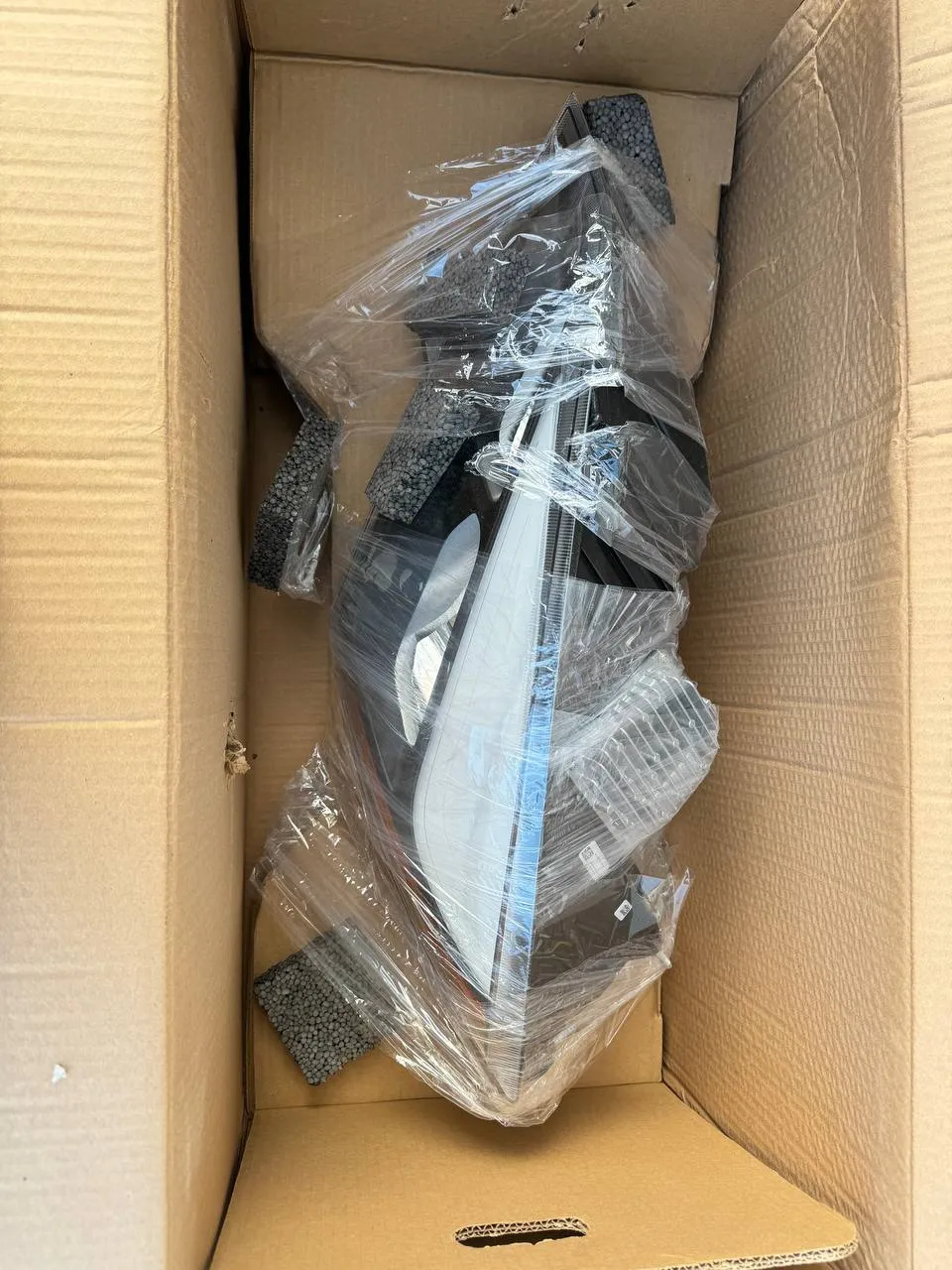 P4 564.46001L | Genuine Freightliner® Left Headlamp For Cascadia RHT LED