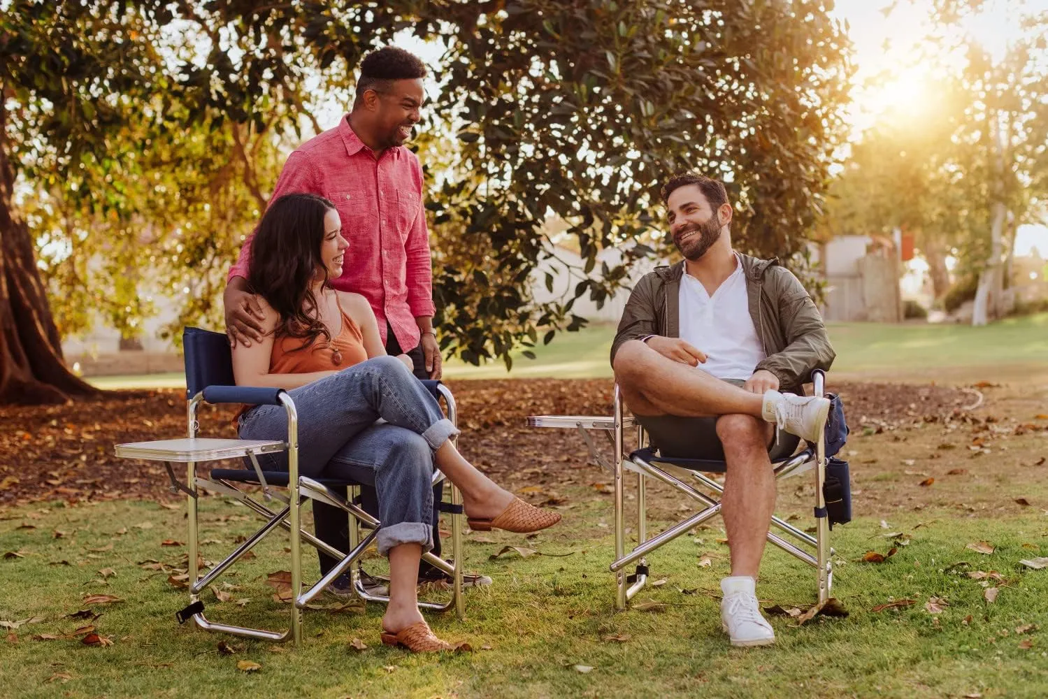 PICNIC TIME NCAA Cal Bears Sports Chair with Side Table - Beach Chair - Camp Chair for Adults