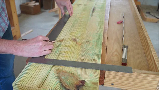 "Collapsible Viking Camp Chair" Woodworking Plan (FREE!)