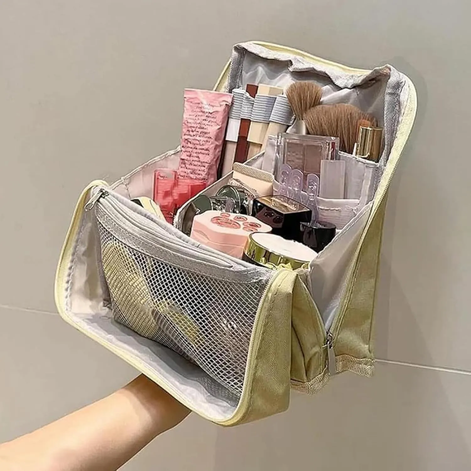Standing Makeup Bag Portable, Large Capacity, Doresty Makeup Bag, Waterproof Multipurpose Stand up Toiletry Bags Stationery Organizer, Toiletry Bags with Compartments for Traveling (Black)