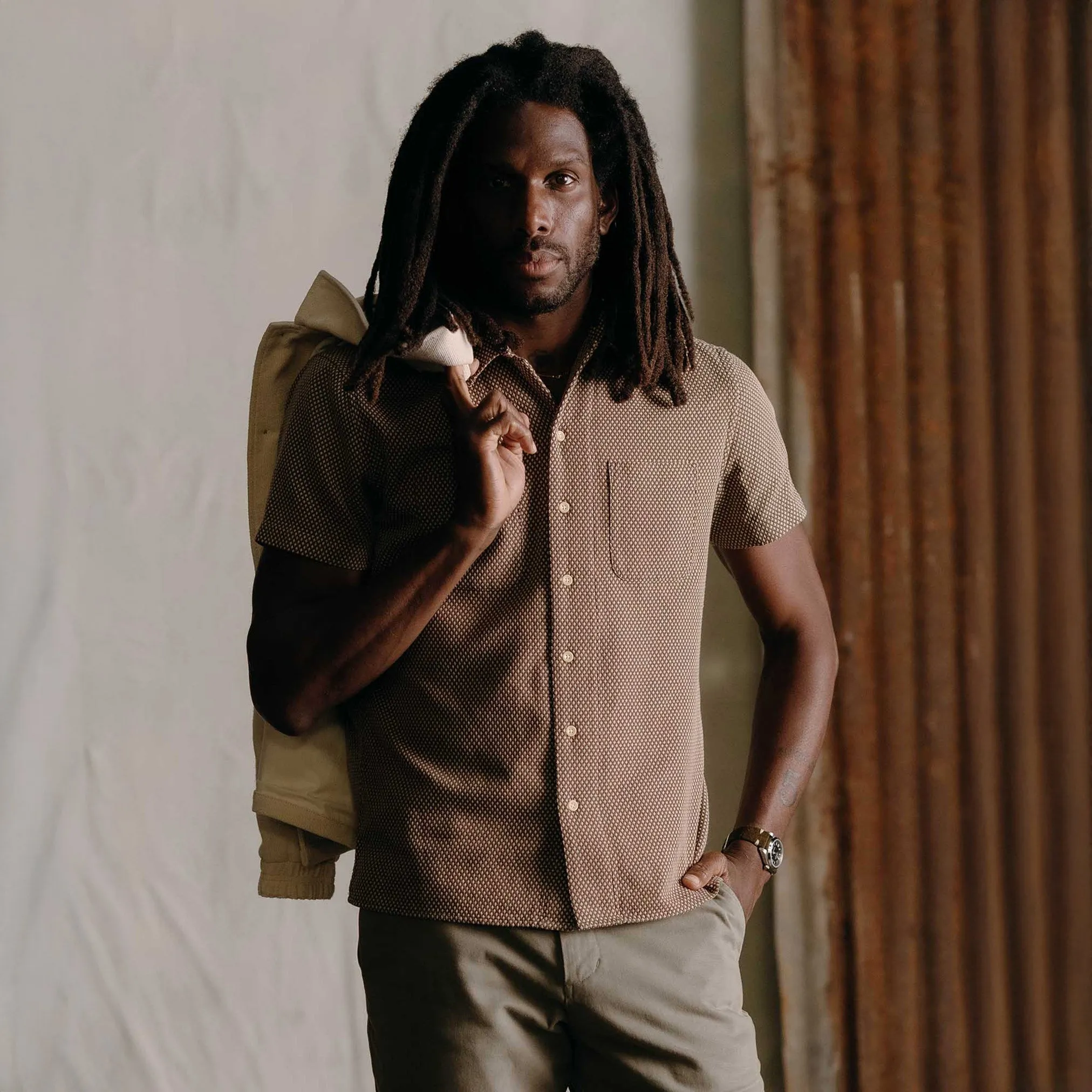 The Conrad Shirt in Cocoa Dobby