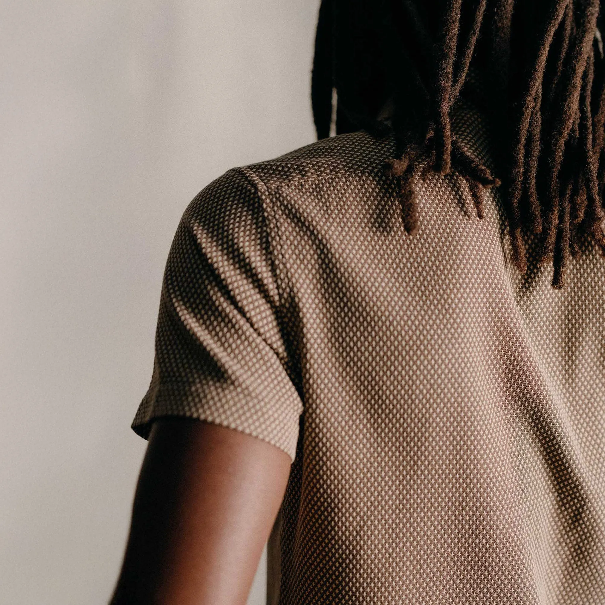 The Conrad Shirt in Cocoa Dobby