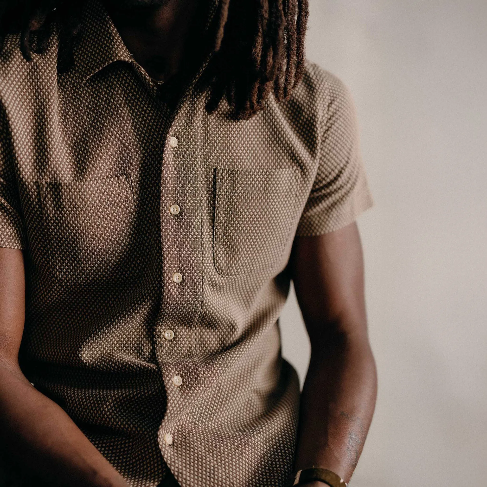 The Conrad Shirt in Cocoa Dobby