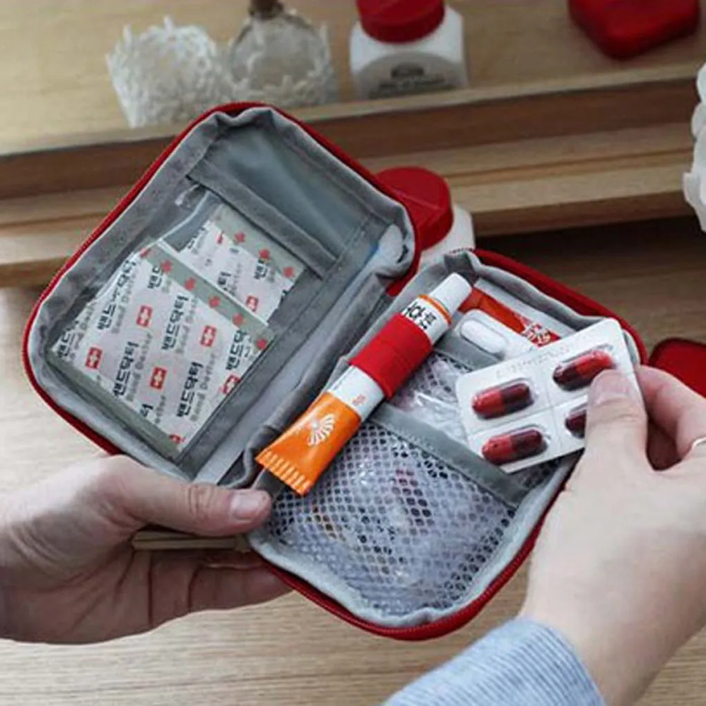 Trousse à Pharmacie de Voyage <br>First Aid