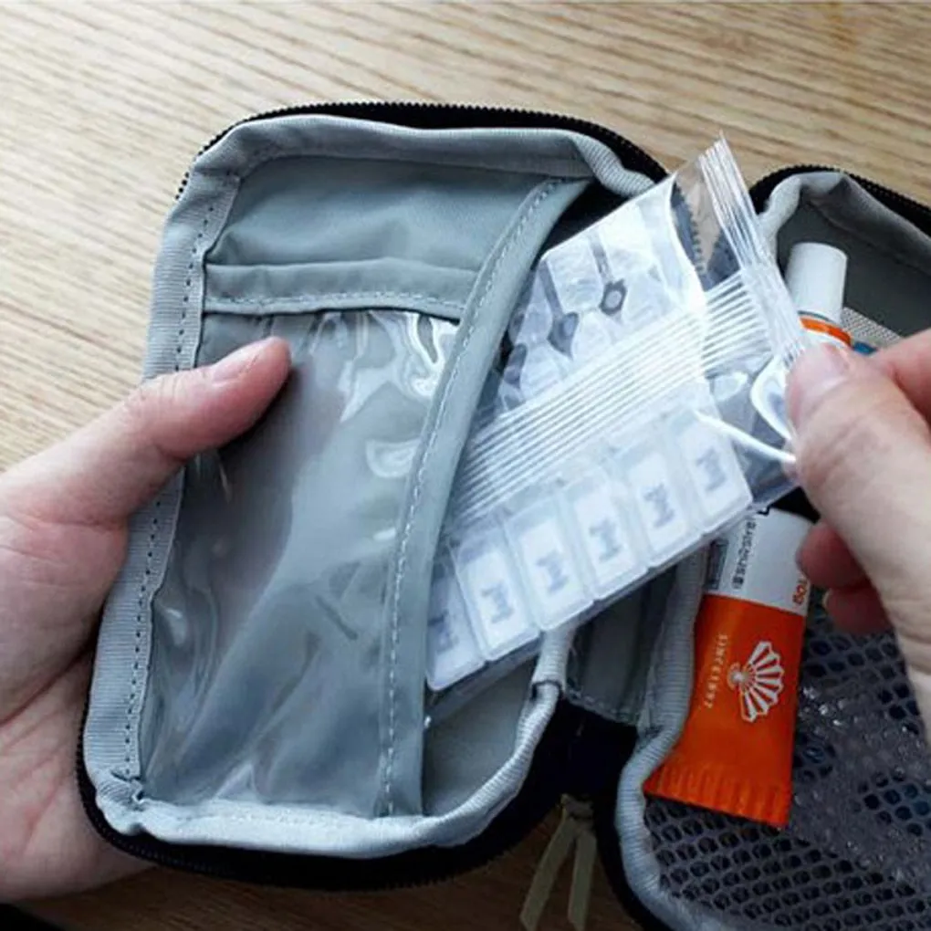 Trousse à Pharmacie de Voyage <br>First Aid